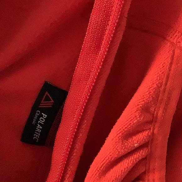 Red North Face hooded sweater - Picture 4 of 5